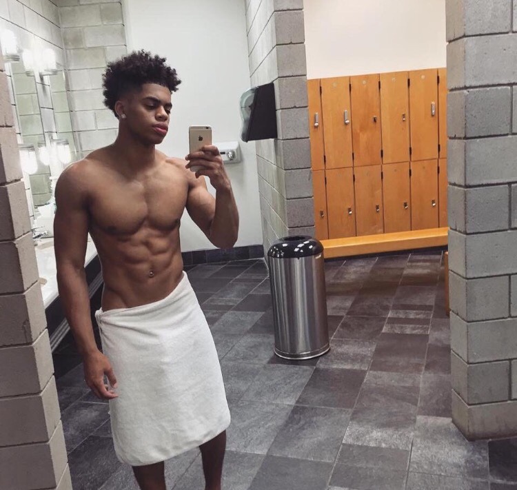 fuckyoustevepena:  Major VPL from future basketball start Deven Hubbard