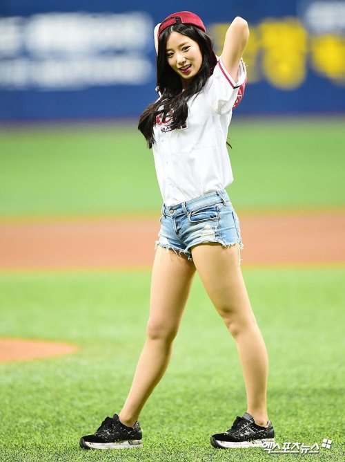 Johyun, first pitch