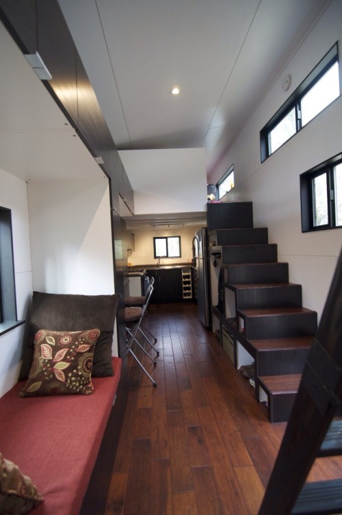clorocks:  assbutt-in-the-garrison:  nosleeptilbushwick:  now that’s a tinyhouse i could live in.  this is literally all I want and need in life. this is the best.  why arent apartments shaped like???? 