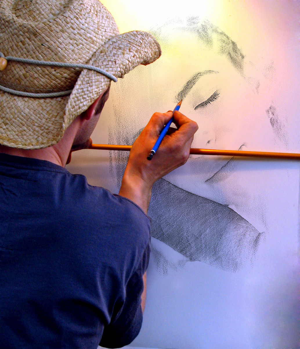 blackbulls-whitegirls-bliss:  interracial-mainstream: Artist at work A very talented