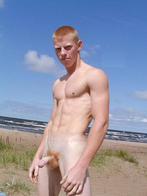 sydneyrick:  bonedforboys6:  biggayrob:  Cute ginger twink! ;-D  http://bonedforboys6.tumblr.com ASK ME STUFF!!  Perfection At It’s Best  Adorable Ginger! But one of the pics has been messed with….. I dunno why cuz he is already perfect before