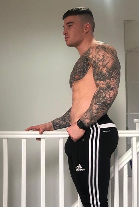 hispanicbooty10:  Chris Hatton
