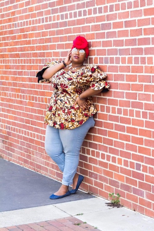 bigbeautifulblackgirls:Melonie Edwards, Age 28Size 18Creative head wrap from a skirt purched at Targ