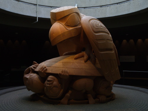 smartadze:Bill Reid’s Raven and the First Men at the Museum of Anthropology, Vancouver, BC