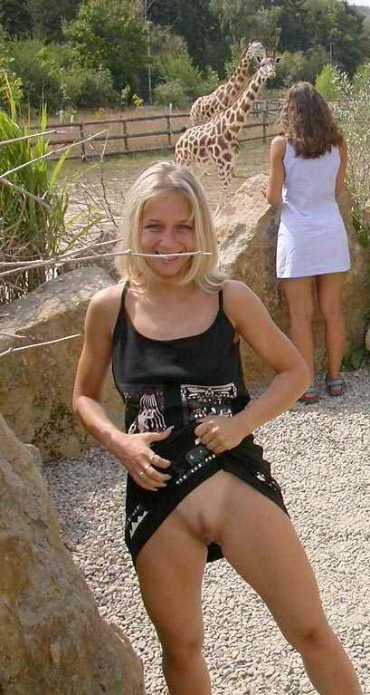 exposed-in-public:  At the zoo for Flashing Friday from http://exposed-in-public.tumblr.com/