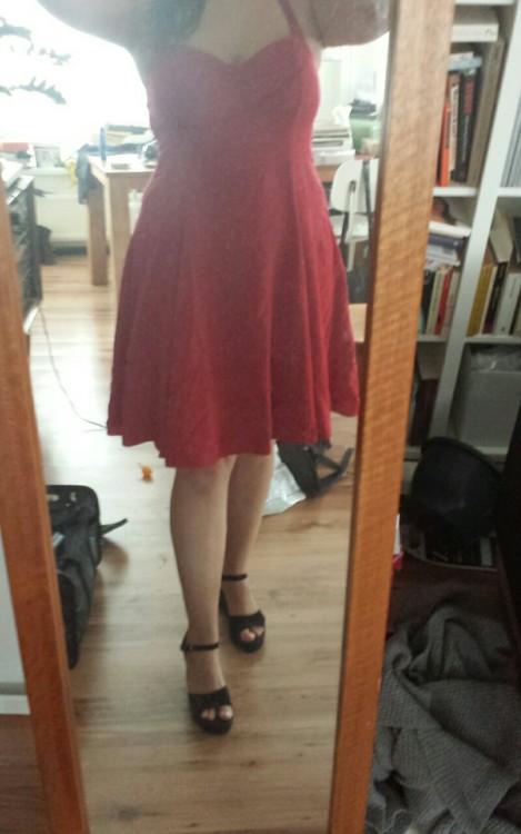 misswaternymph:  The dress.