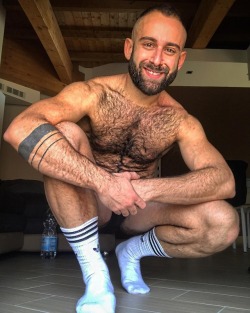 hairymacho: http://hairymacho.tumblr.com/