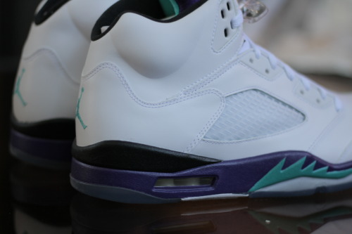 For Sale: Air Jordan V 5 Retro “Grape” Year of Release: 2013 Size: 10.5 Style #136027 10