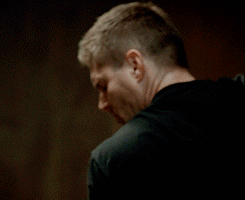dustydreamsanddirtyscars: 10x23 “Brother’s Keeper”Dean vs. Hotel Room