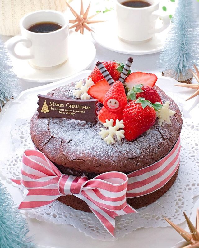 @yuri_diary03 #food#christmas#cake#dessert#sweet#sugar#pastry#baking#bakery#baked goods#icing#frosting#cake decorating#delicious#yummy#buttercream#sweets#yum#cakery#cake ideas#festive#holiday#december 25#xmas#christmas eve#merry christmas#winter#christmas cheer#winter wonderland#happy holidays
