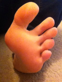 kissabletoes:  I’m going to hover my sexy foot over your mouth and not let you kiss it until prove you to me you deserve it! 😏