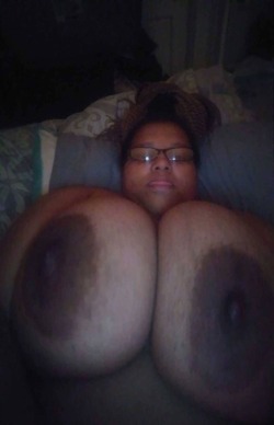 dolemite666:  bigtittysbignipplesbigareolas: