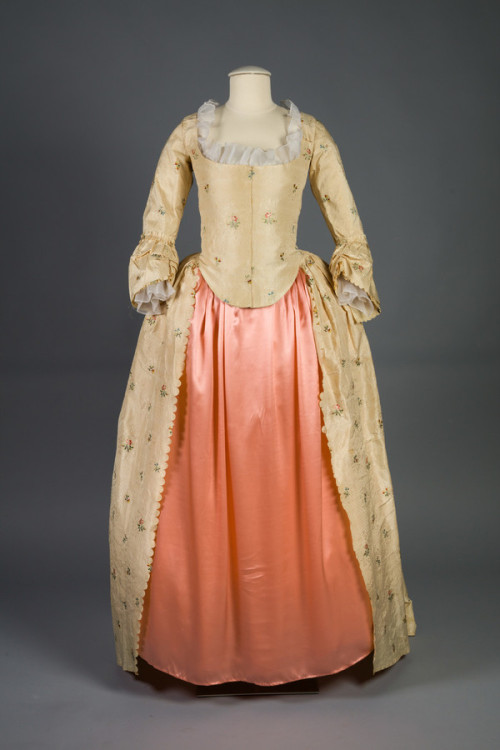 Robe à l’anglaise, 1789From the Maryland Center for History and Culture