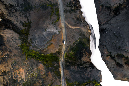 escapekit:The Long Journey IIGermany-based photographer Kevin Krautgartner has been fascinated for years by the inconspicuous, often unpaved or only rarely used roads and tracks in some of the most remote places in the world. Roads through lava fields,