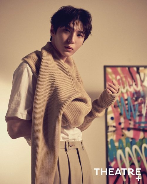 officialrovix:Leo for Theatre+ Magazine September Issue | © Naver