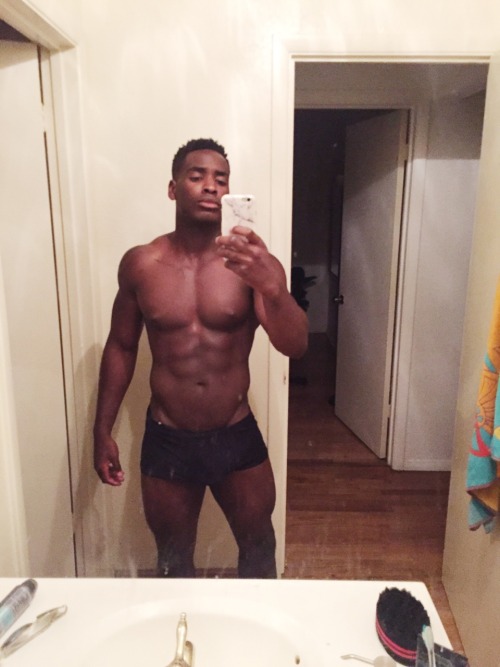 fewwerechosen:  Trying to put on another 10 pounds of muscle 