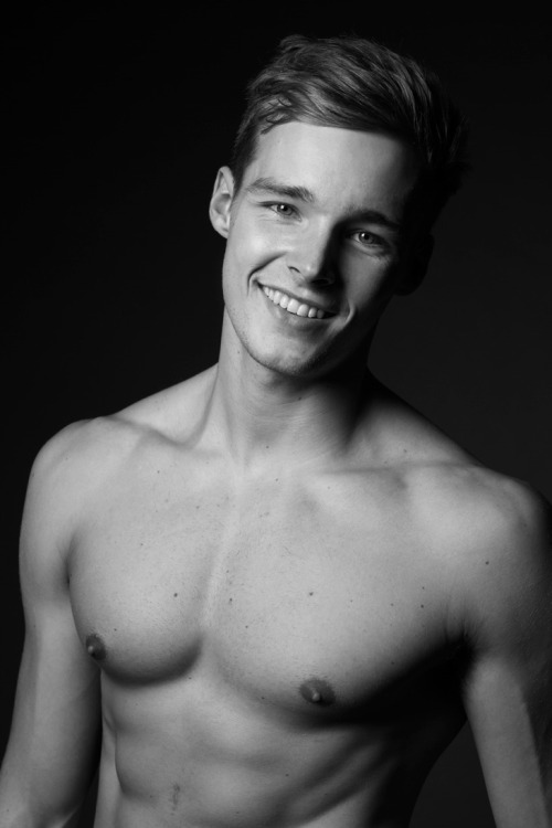 https://zloveguysz.tumblr.com/post/115290565463