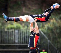 giantsorcowboys:  Testosterone ThursdaySam Warburton Gets The T Levels Pumping, As He Hoists Luke Charteris For The Egg. Nice Shot Of Luke’s Muscular Hindquarters, Too!Woof, Baby!