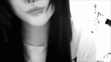 trianglejelly:  gig from my new youtube video, chekkittt