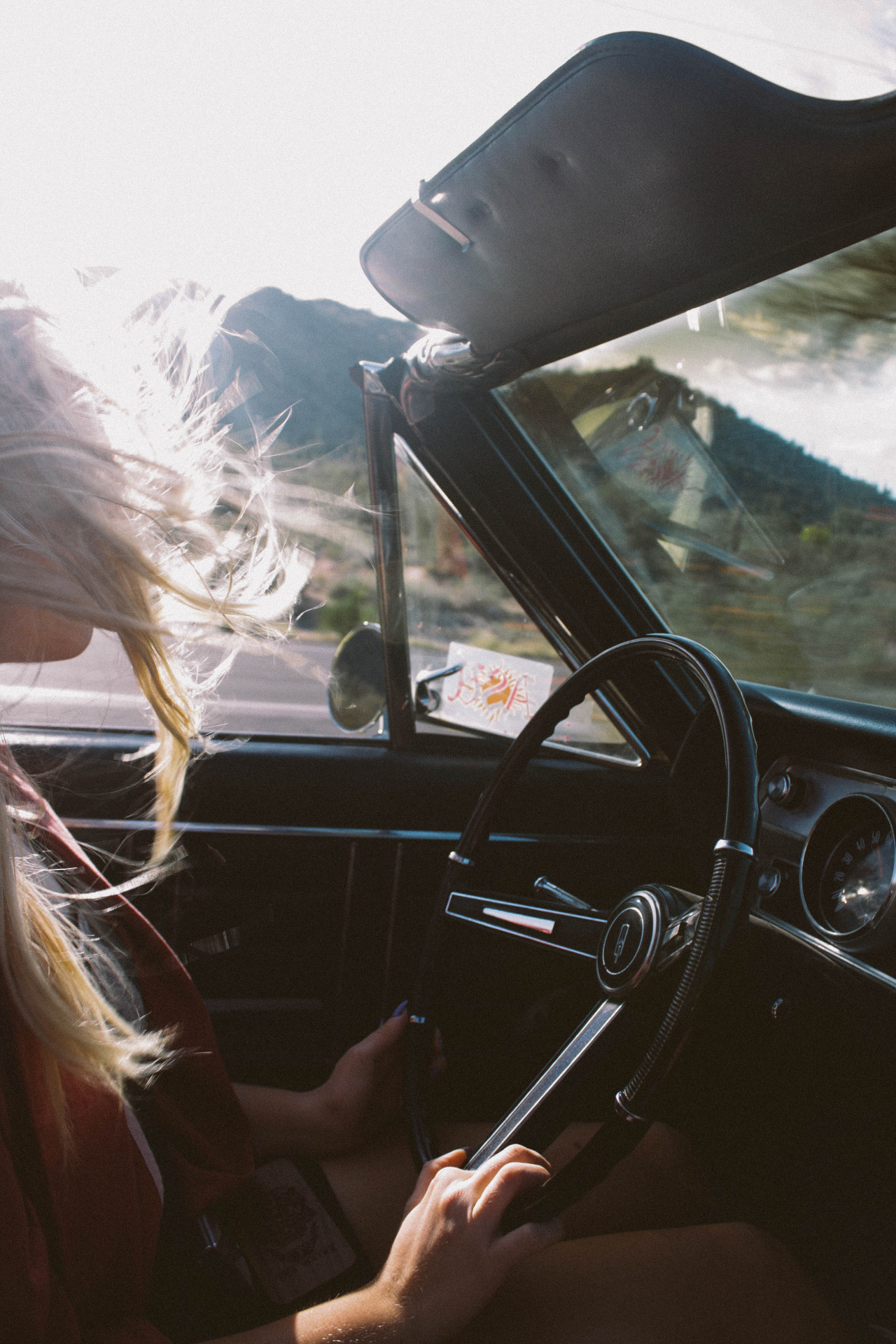 g-narlysurfer:   lildeeb:  Cruisin’  Photos by Dani Bennett  Joanna’s senior