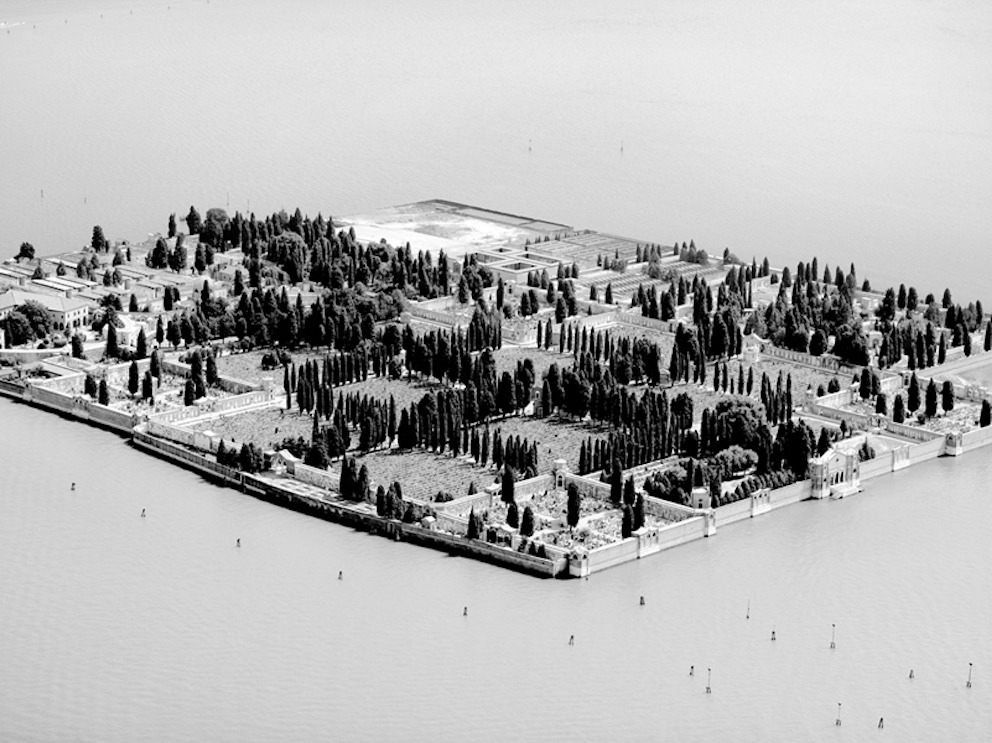 loverofbeauty:  Olivo Barbieri:  Venice, Cemetery     (www.olivobarbieri.it)