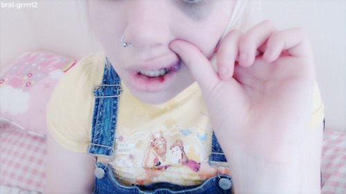 littlemissperverse:  brat-grrrrl2:  split lip, black eye, cum on my disney tee, good girl  dreamy baby