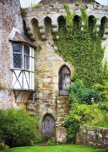 anarchy-of-thought: Scotney Castle in Kent, England