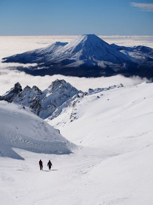 The Mirage of Ngauruhoe / New Zealand (by blue polaris). 