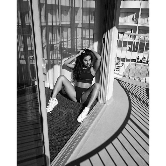 hottygram:  I loved this photo set 😌 MUA @makeupbylucky | stylist @lorisarenelli