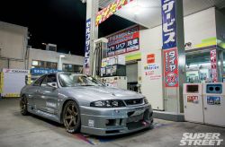 upyourexhaust:  Oval Auto R33 Nissan Skyline - Highway to HooningPhotos via SuperStreet 