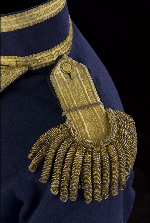 gentlemaninkhaki:Royal Navy, Captain’s Full Dress, 1795-1812. As century progressed, the coat lapels