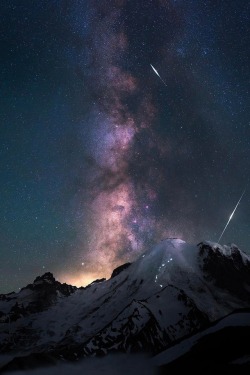 dmoscollective: alecsgrg: Night climbing Mt Rainier | ( by Derek Culver )  Amazing Nature  💜 ✨ 