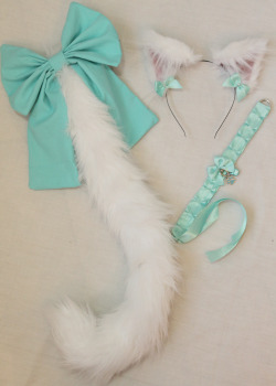 kittensplaypenshop:  nekonotenshi-cutie-blog:  no link? no source? what torture ! I wanna buy this O.O  There WAS…up until someone must have removed it. Thanks random person.,.You can get:The tail here: click me The ears here: click me or,for smaller