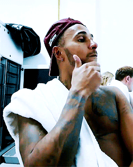 dearsenna:Lewis Hamilton reacts to Pole Position in Singapore