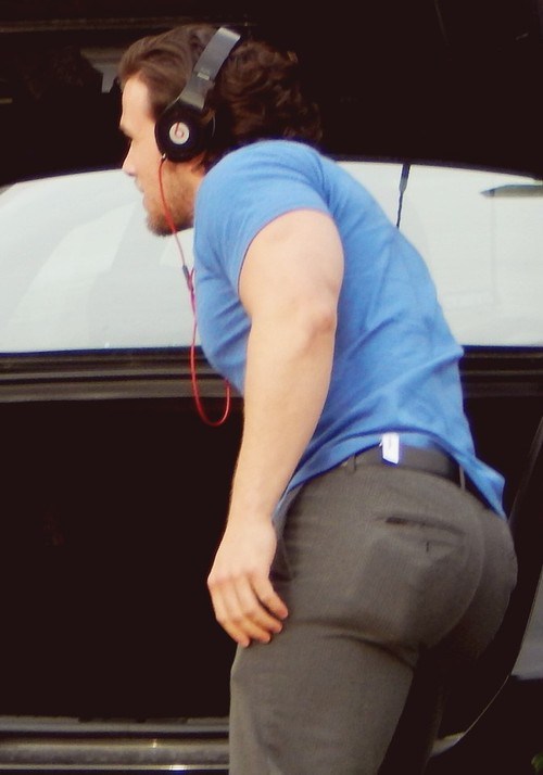 gr8kingofhearts:  Brad Maddox big butt 😍 