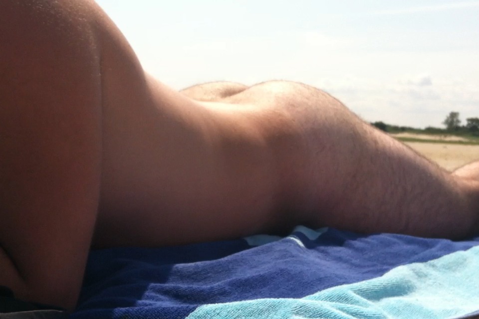 scenes-from-my-memory:  Beach Bum :3 