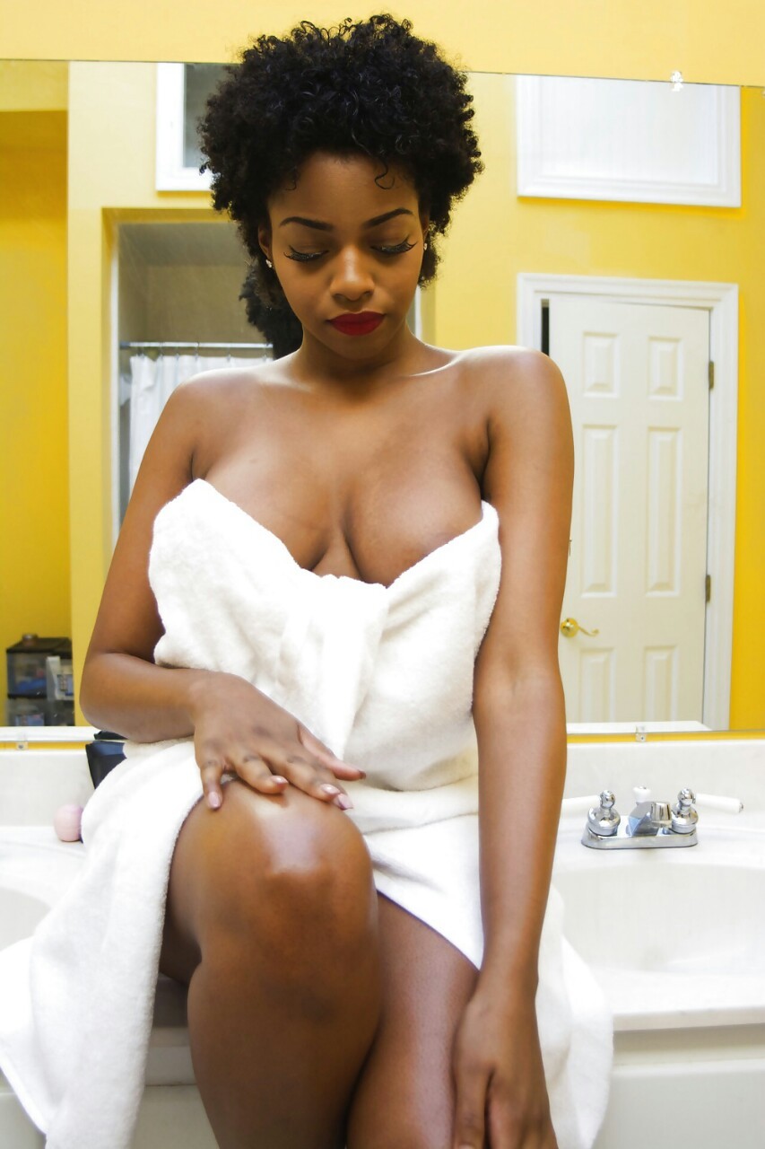 "Sensual Queens" Erotic Women Of Color