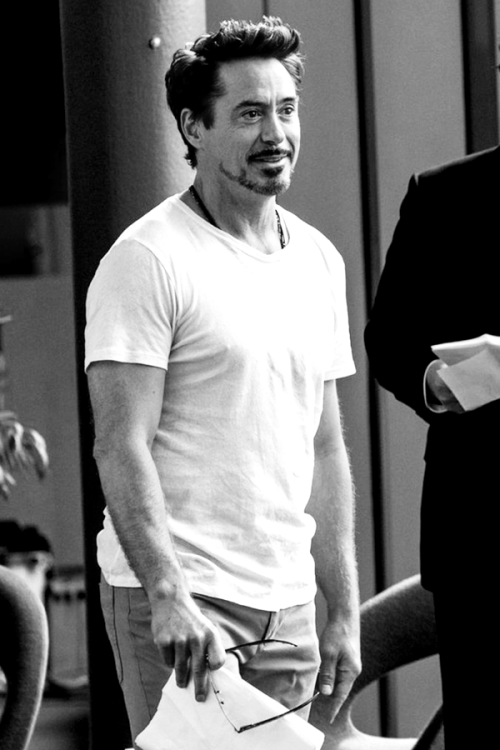 machtgabriels:Robert Downey Jr. behind the scenes of Spiderman: Homecoming I love him.