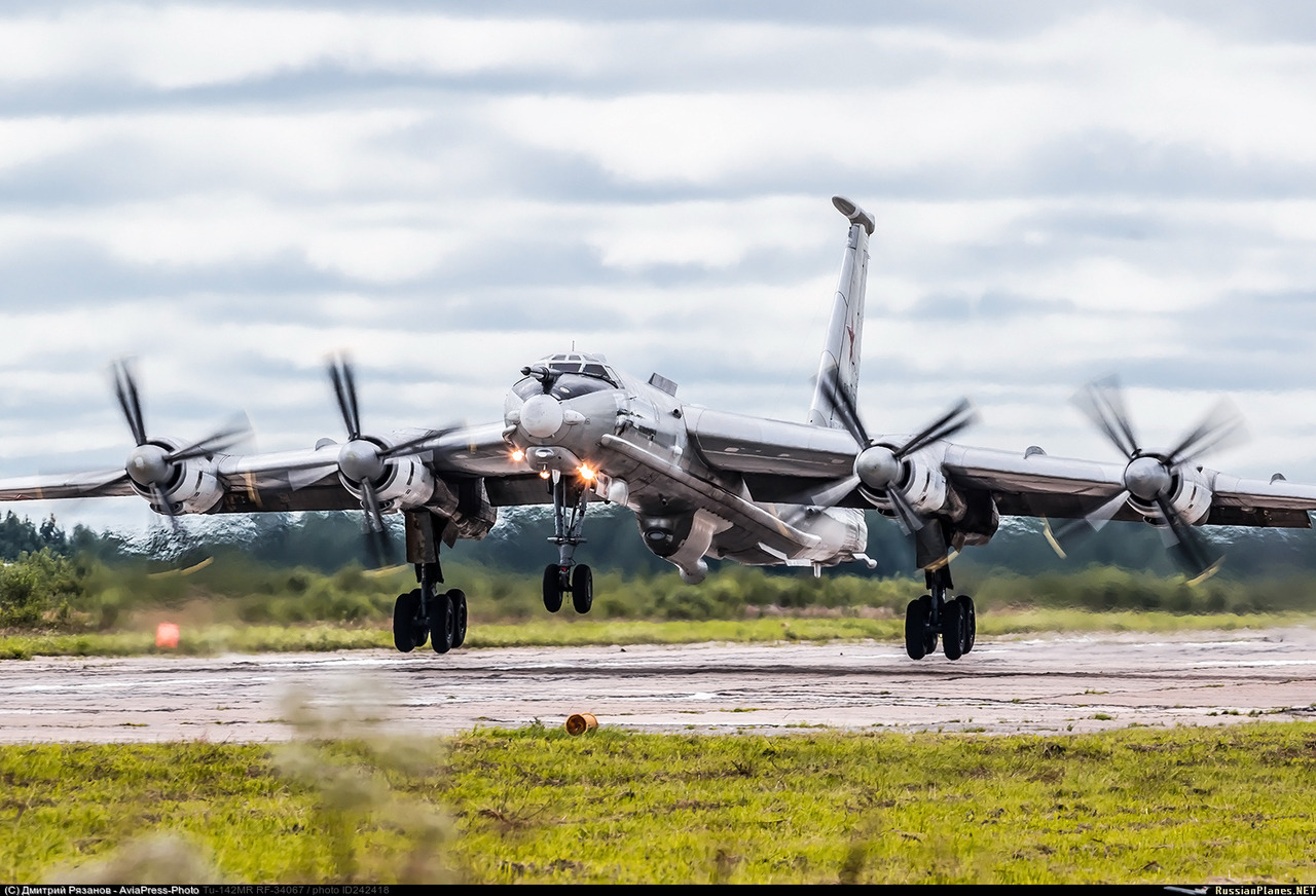 russian-air-force:  TU142 MR