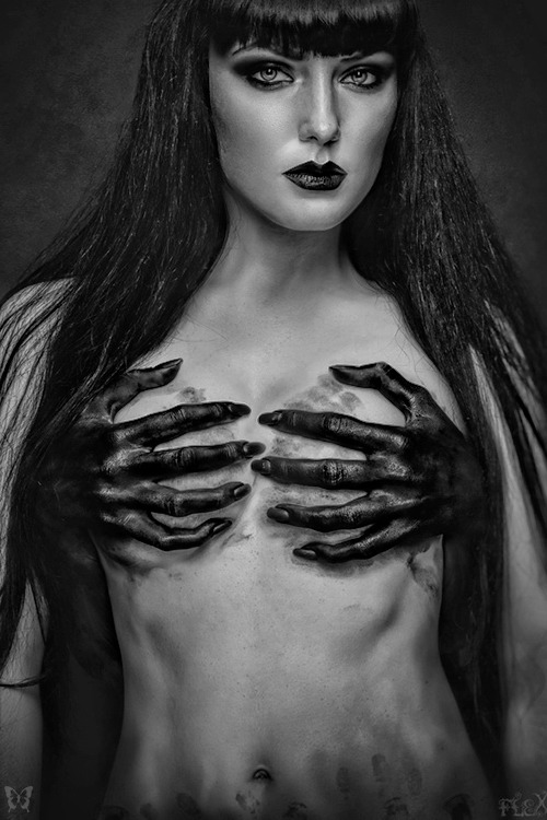 whitesoulblackheart:Valkyrie by FlexDreams © (Please leave credit … ƸӜƷ)