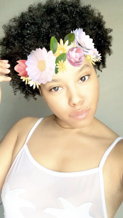 truuqueen:happy blackout day from me and my puff!  Mad beautiful