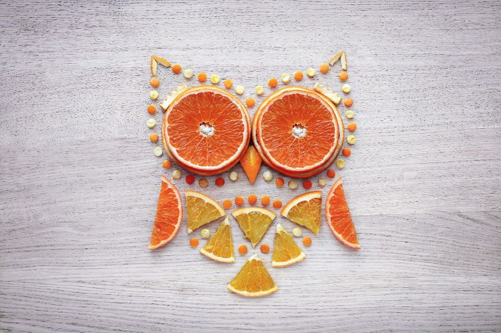 innocenttmaan:  Ukrainian artist Daryna Kossar makes charming food art out of fruit,