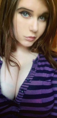 purplegardenkeep:  Eyes that mesmerize, tits