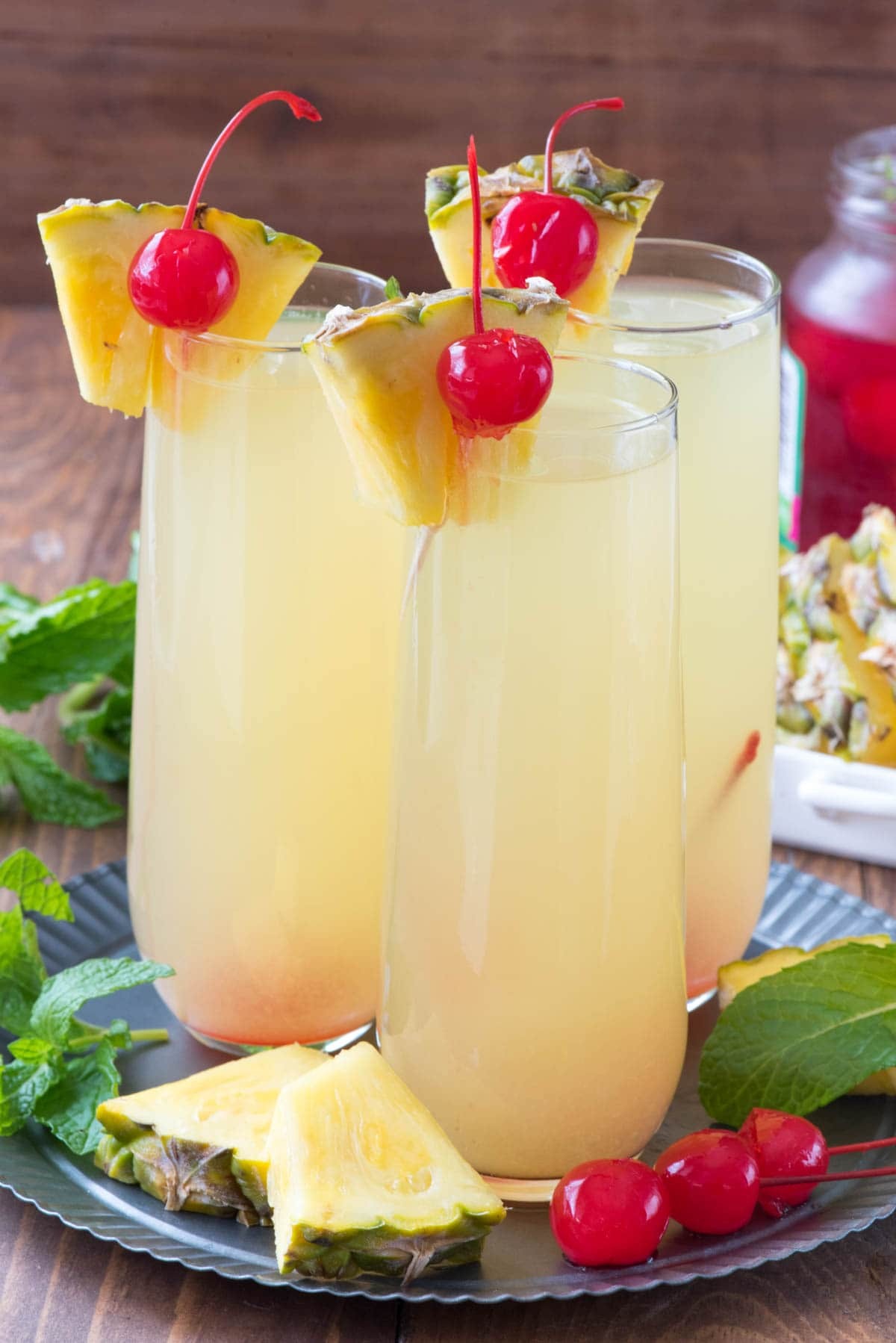 ultraro:  bloggersfood:  Hawaiian Mimosas  Mmmmmm…  Oo that sounds amazing actually