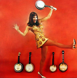 elitropiagogo:  ukelele girl 