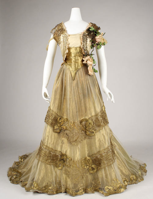 omgthatdress:Ball GownDriscoll, 1900The Metropolitan Museum of Art