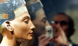 guardian:  Archaeologists may have finally found Queen Nefertiti’s tomb | See full articleA mystery thousands of years in the making may finally be solved. According to archaeologists, hidden doorways in King Tut’s tomb may lead to the long-lost