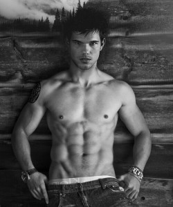 interestingmalenipples:  Taylor Lautner 