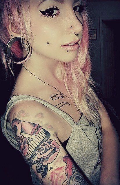 Women with tatoos