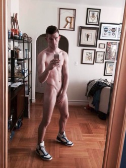 instaguys:  Guys with iPhones Source: gwip.me 